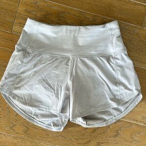 Lululemon high-rise speed up short 2.5”
